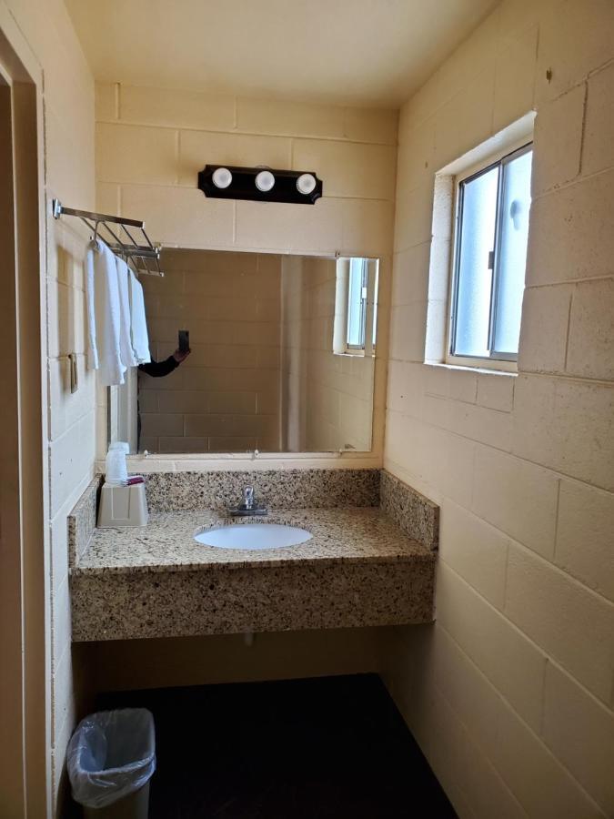 Parkview Motel Carlsbad Extérieur photo